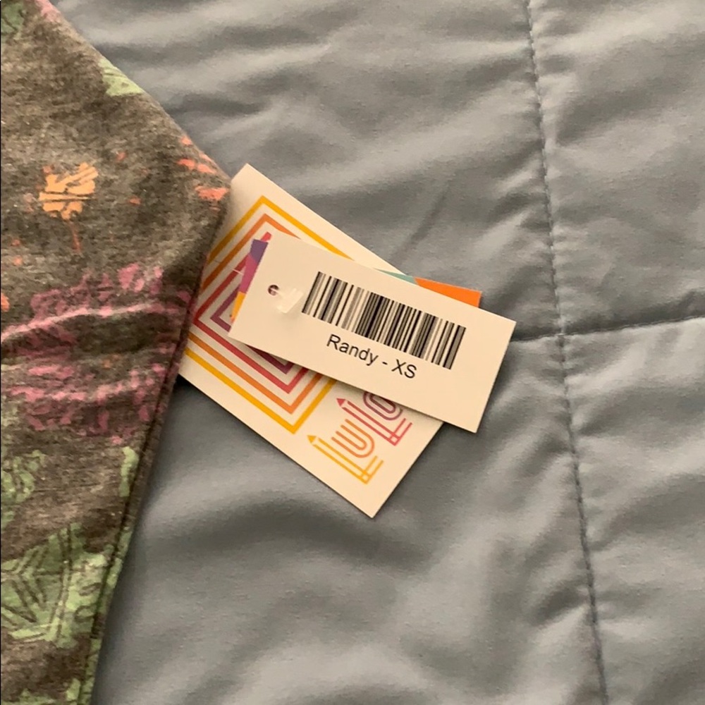NWT LULAROE TOP - Picture 3 of 4